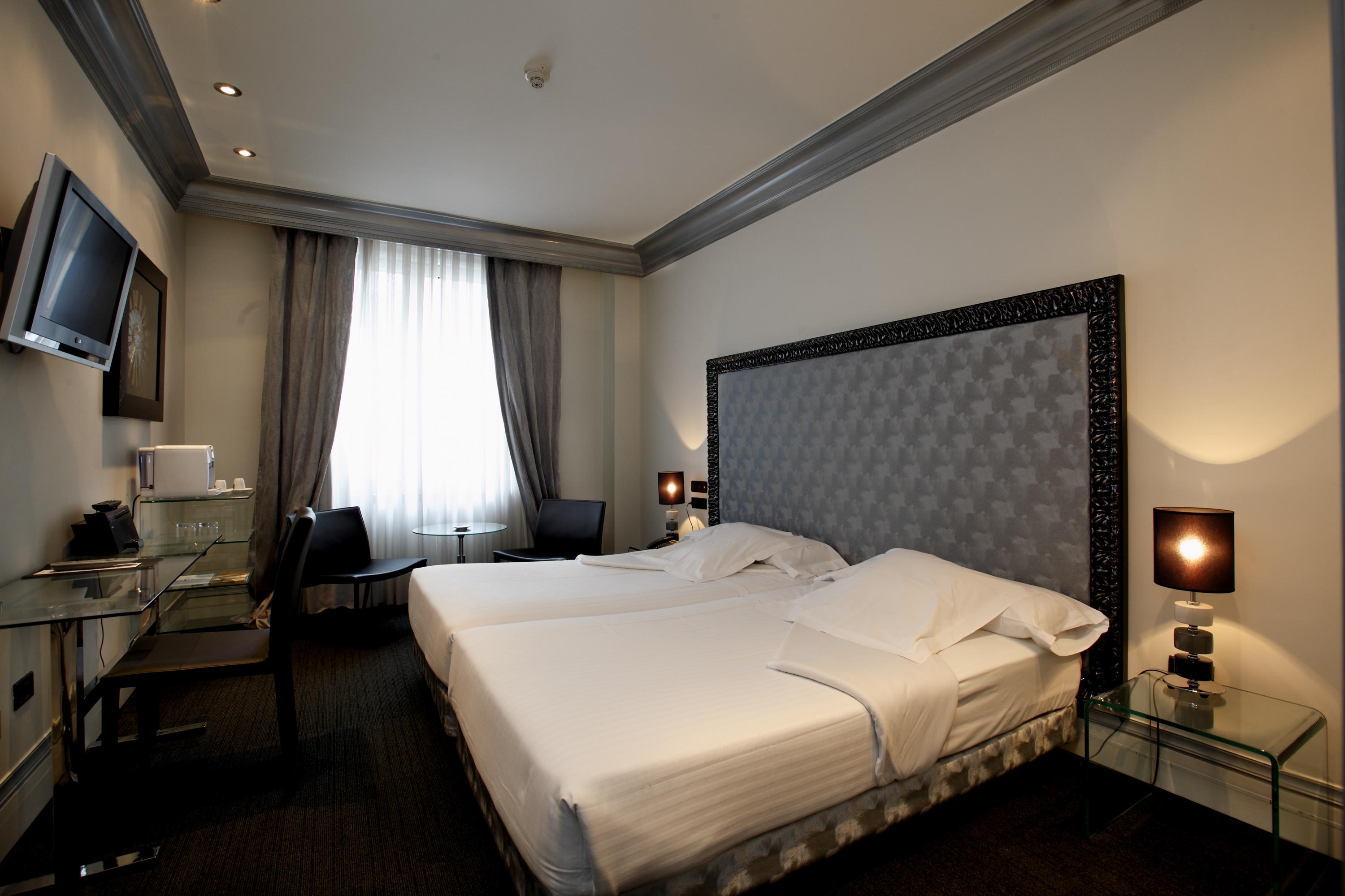 Lopez De Haro Hotel